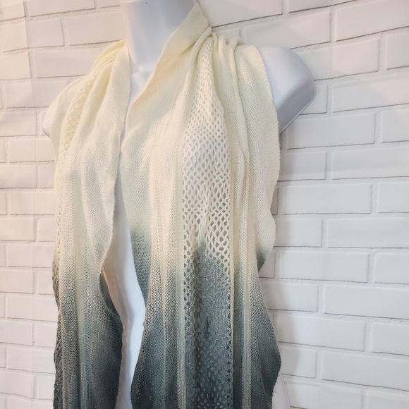 Black and White Ombre Knit Scarf - Picture 2 of 5